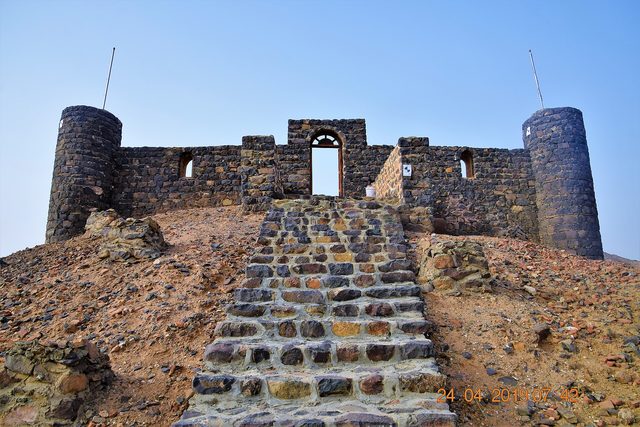 Representative photo of forts & castles in Saudi Arabia, not palace of Nasr