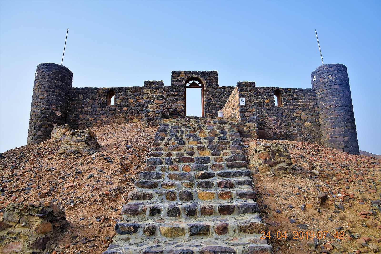 Representative photo of forts & castles in Saudi Arabia, not palace of Nasr