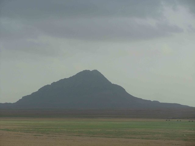 Representative photo of mountains in Saudi Arabia, not Kabd ad Darb