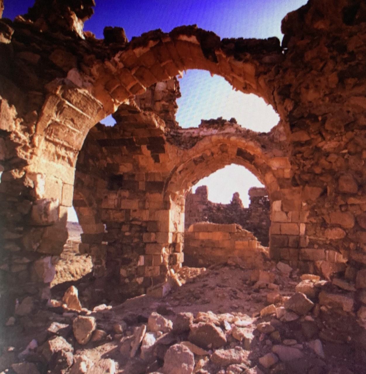 Al-Azlam Fort — قلعة الأزنم.jpg