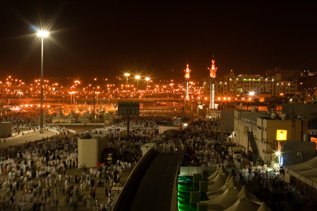 Al-Khayf Mosque — Crowds in Mina head to the Jamarat Bridge - Flickr - Al Jazeera English.jpg