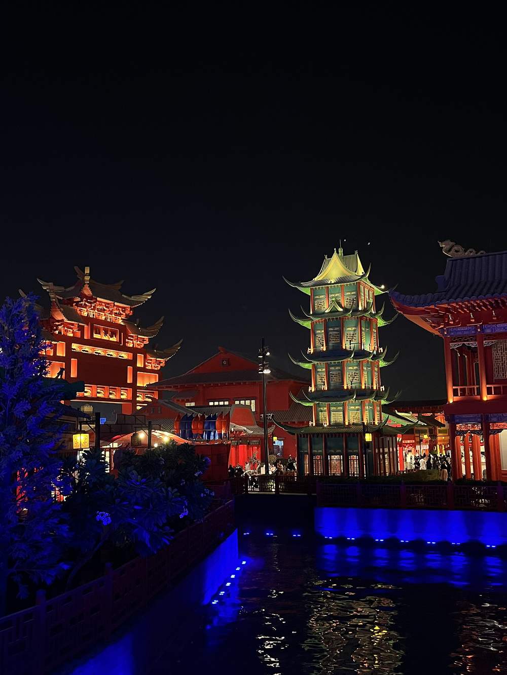 Boulevard World — Pagoda inspired buildings in Boulevard World.jpg