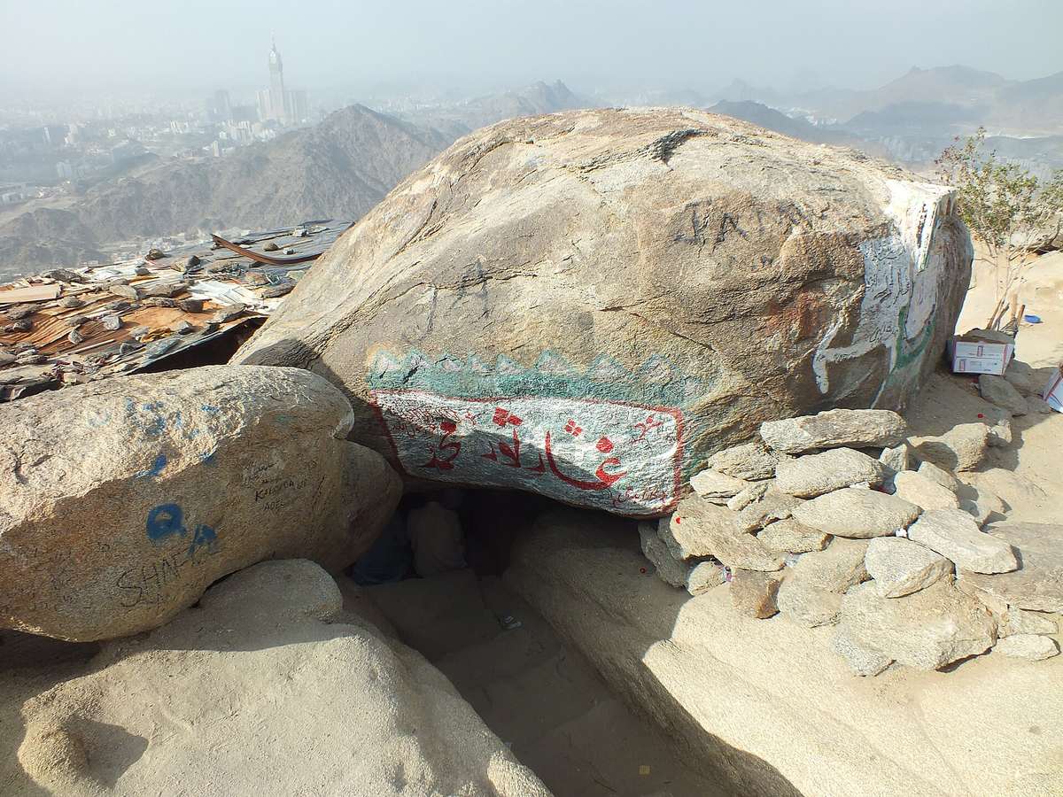 Cave of Thor — Jabl e Thawr.jpg