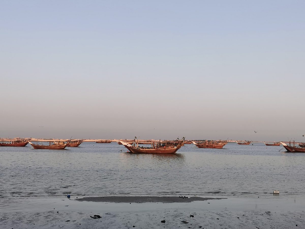 Cornich Al Qatif — Barkassens at Qatif shores 3.jpg
