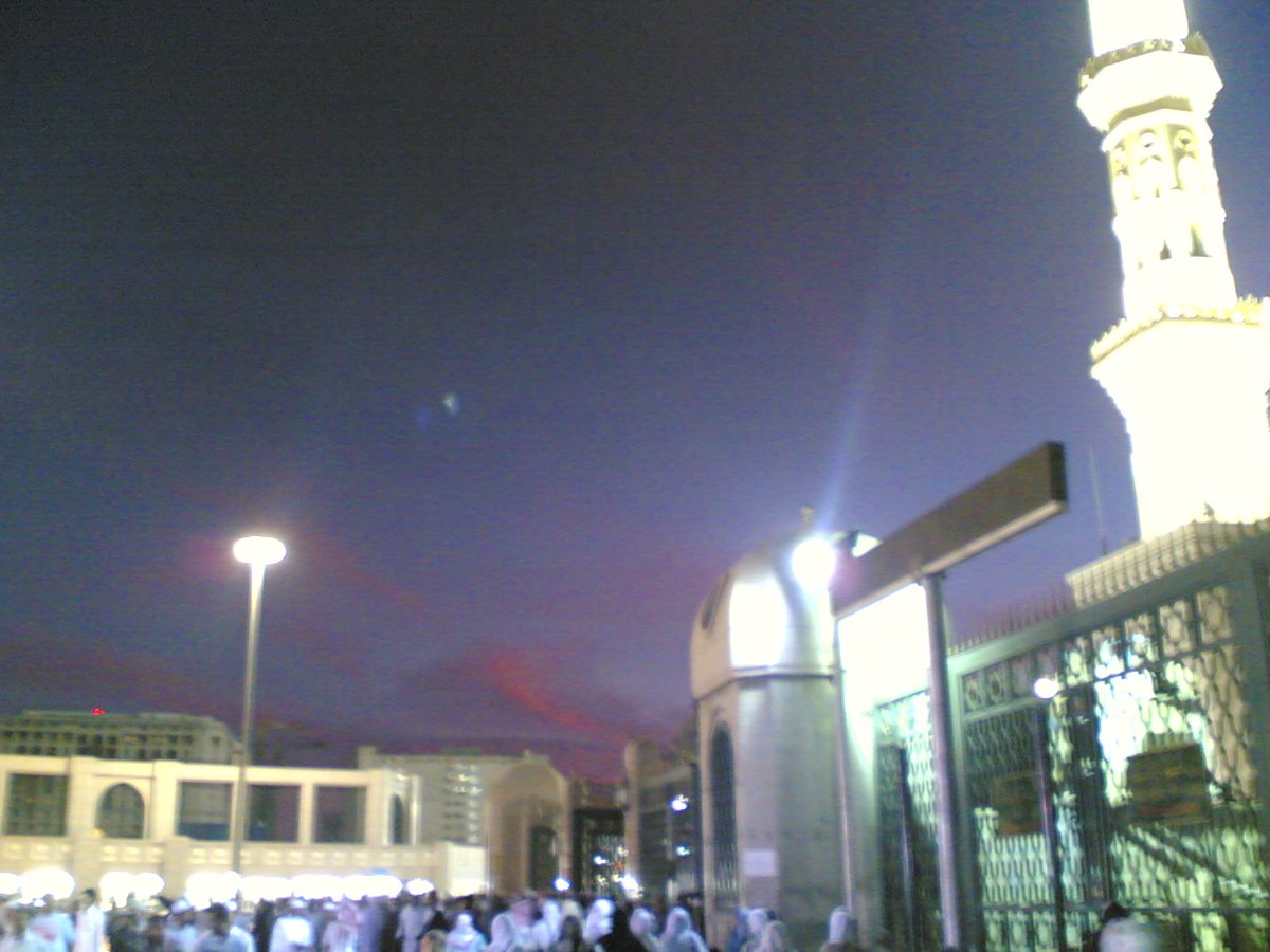 سوق التمور المركزي — Madinah - panoramio.jpg