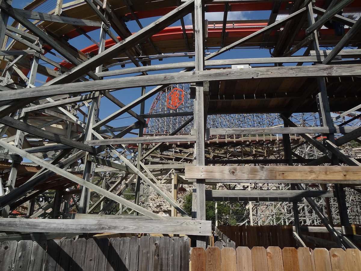 Iron Rattler — Iron Rattler 03.jpg