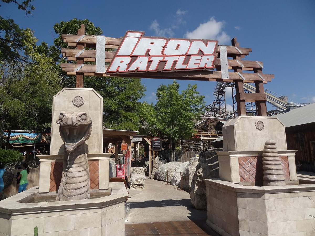 Iron Rattler — Iron Rattler 04.jpg