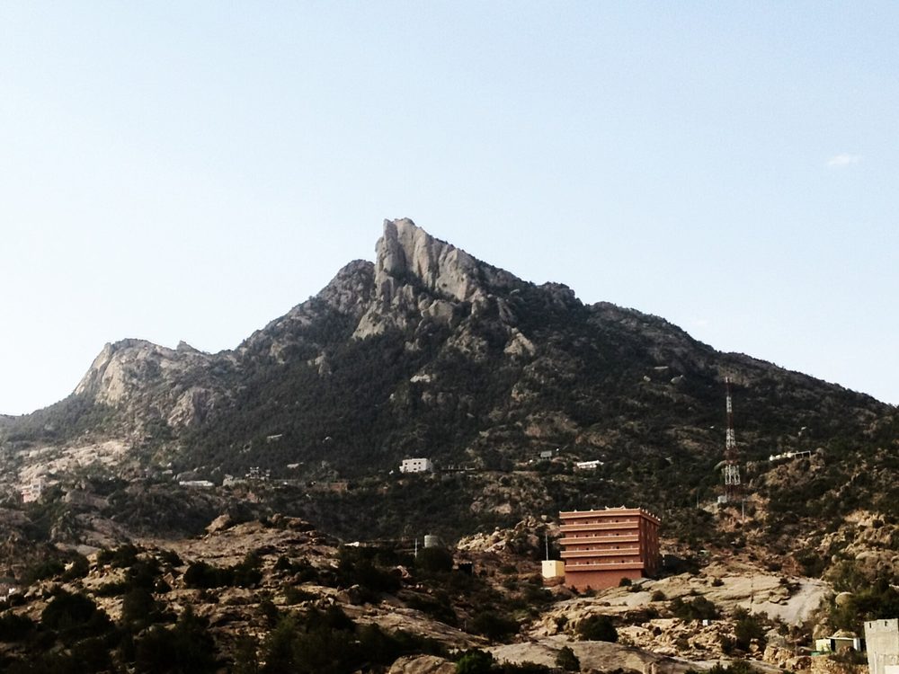 Jabal Atherb — منظر من بلاد قبيلة حوالة972.jpg