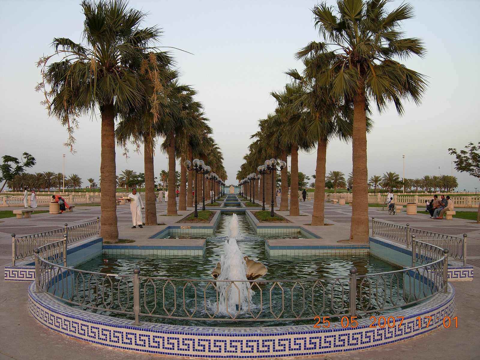 Khobar Corniche Seawalk — Cornaish al khobar - panoramio.jpg