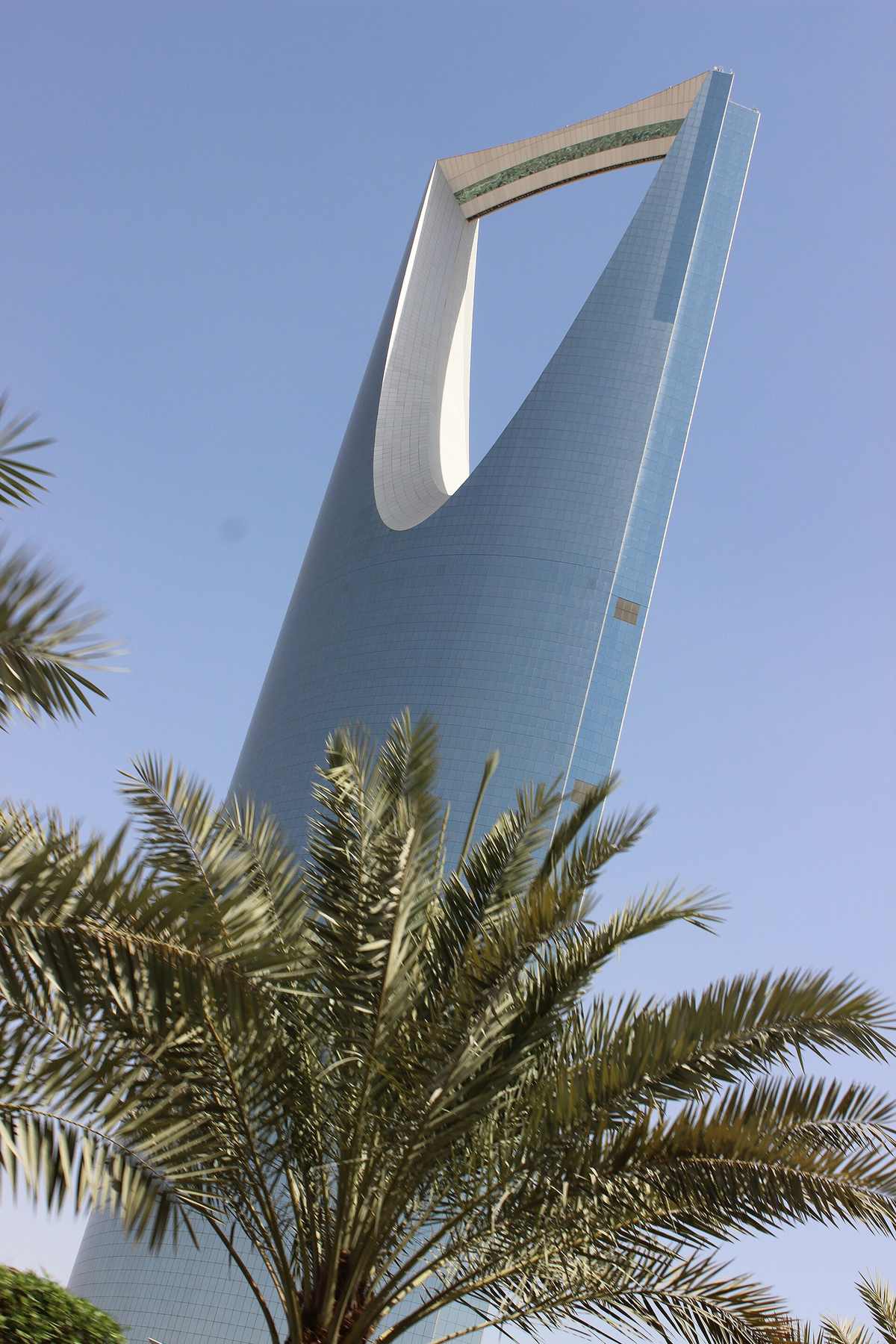 King Abdullah Mosque — Kingdom Tower - panoramio.jpg
