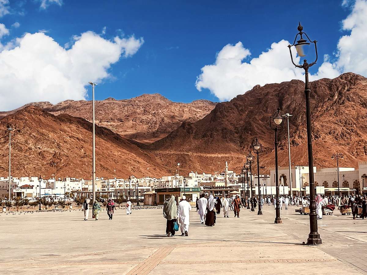 Summit Mount Uhud — Jabal-e-Uhud.jpg