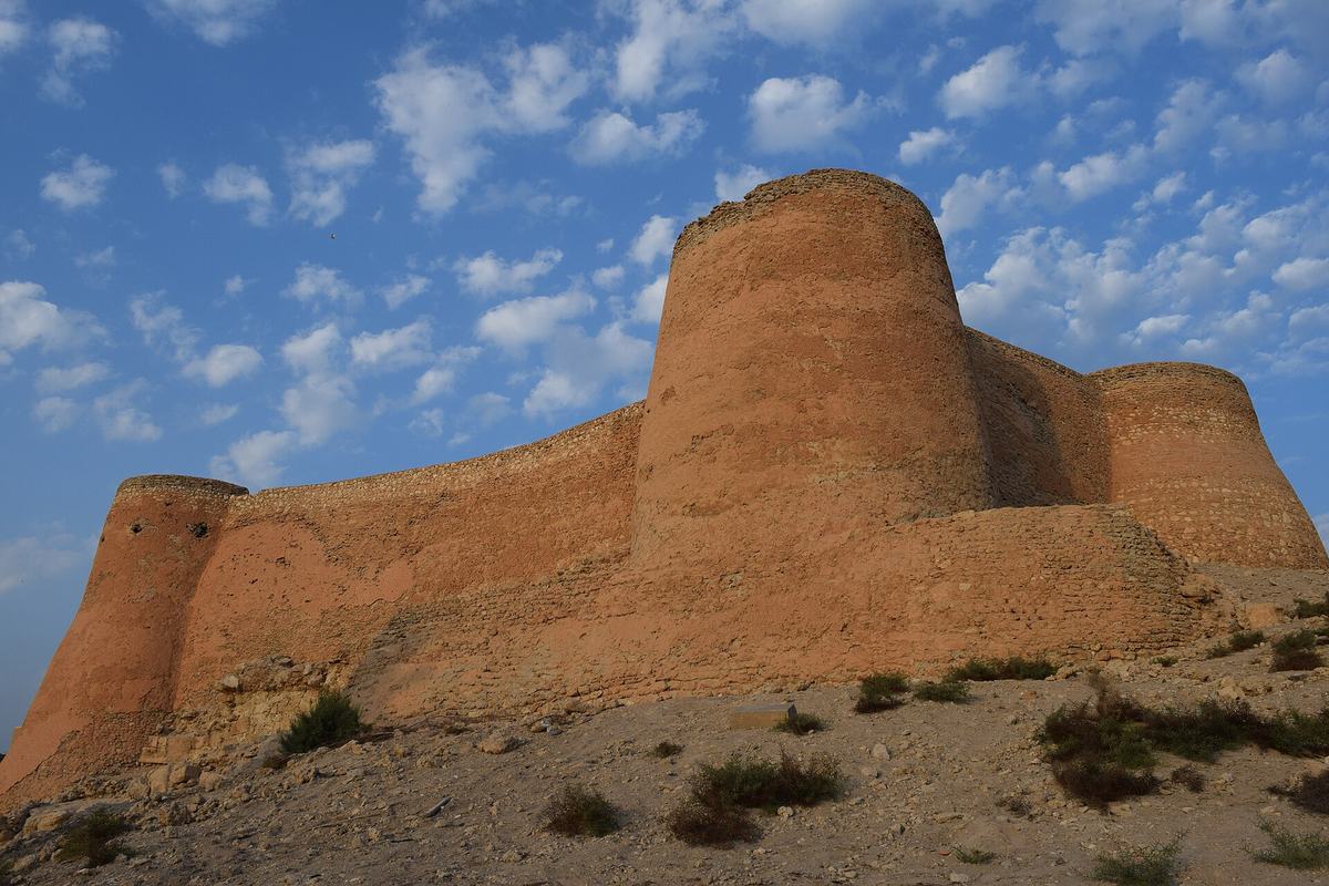 Tarout Castle — واجهة-قلعة-تاروت.jpg
