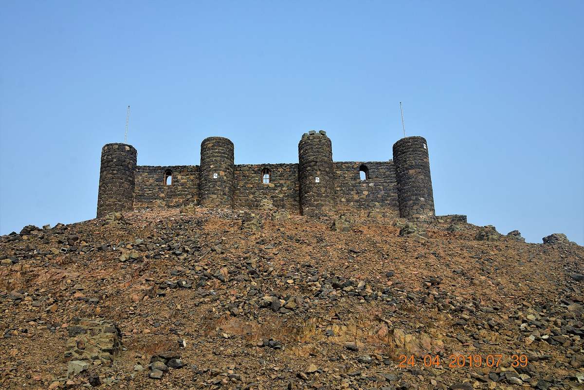 Usfan pilgrimage fort — 1قلعة عسفان.jpg